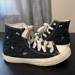 Converse Floral High Top Sneakers Size 7 Black and White 3D Floral